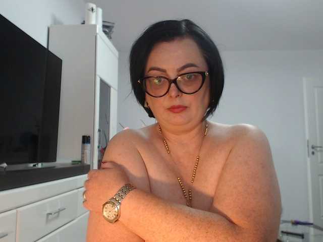 Emyllywhite