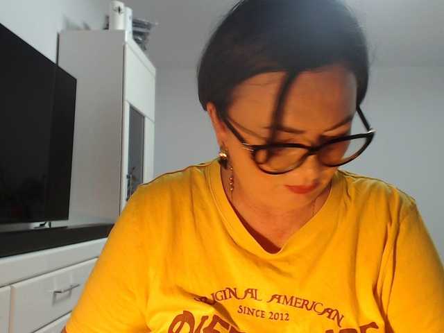 Emyllywhite live webcam show