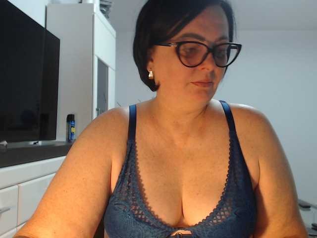 Emyllywhite