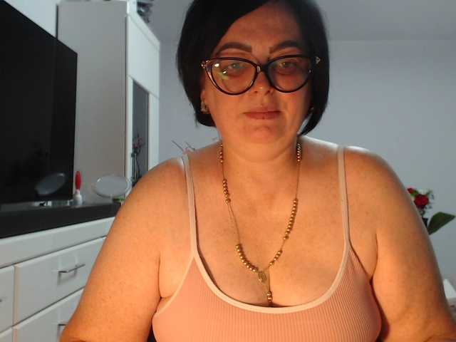 Emyllywhite