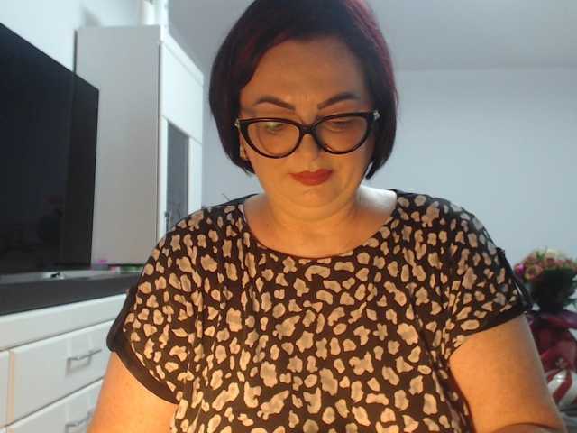Emyllywhite live cam