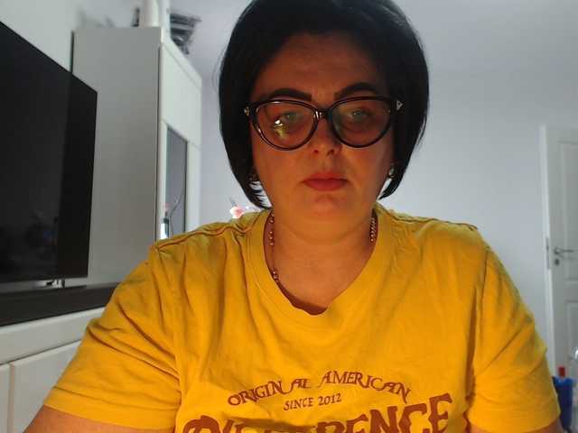 Emyllywhite