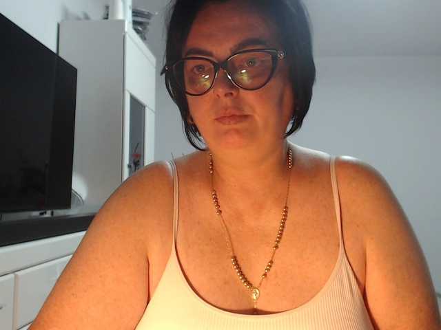 Emyllywhite