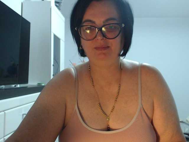 Emyllywhite