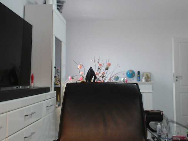 Emyllywhite live cam on BongaCams