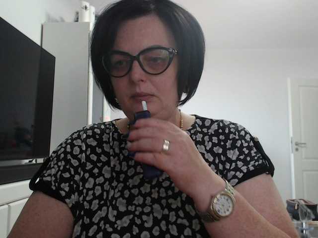 Emyllywhite live webcam show