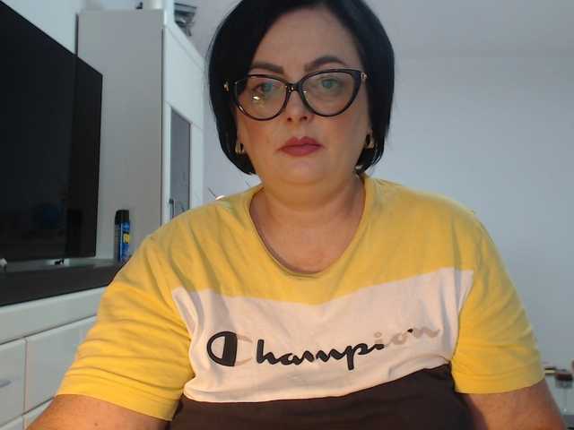 Emyllywhite