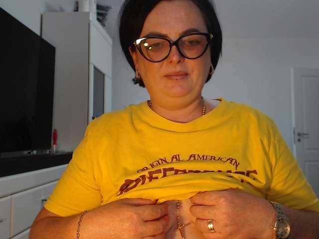 Emyllywhite