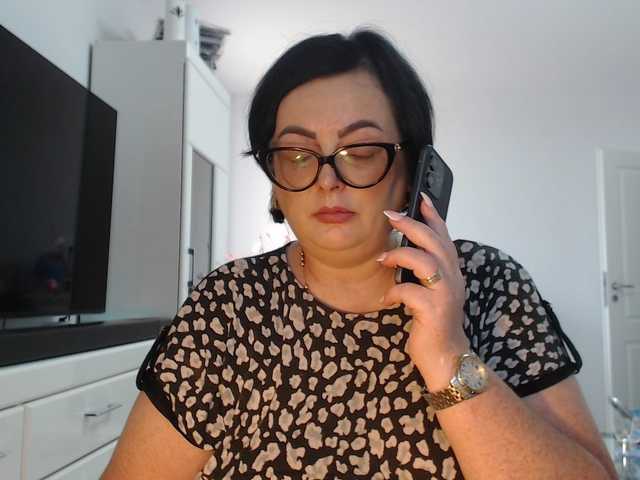 Emyllywhite live cam on BongaCams