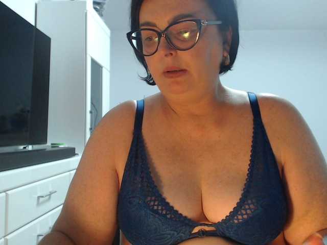 Emyllywhite