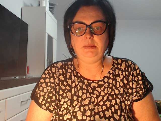 Emyllywhite live cam on BongaCams
