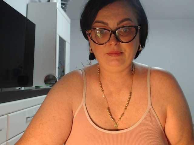 Emyllywhite