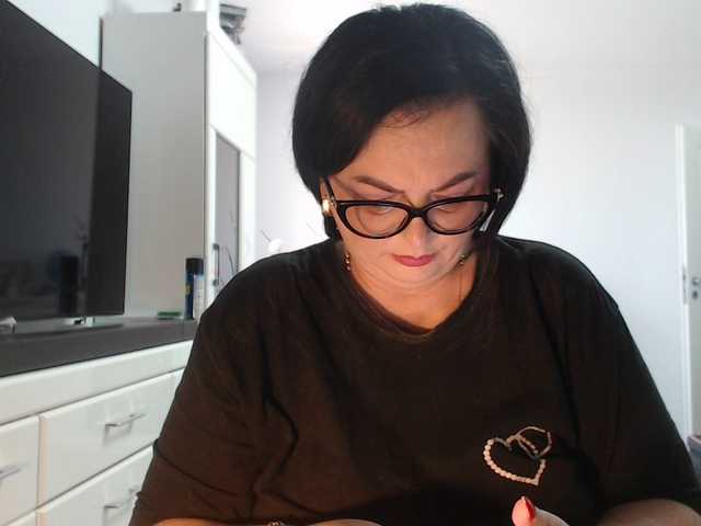 Emyllywhite