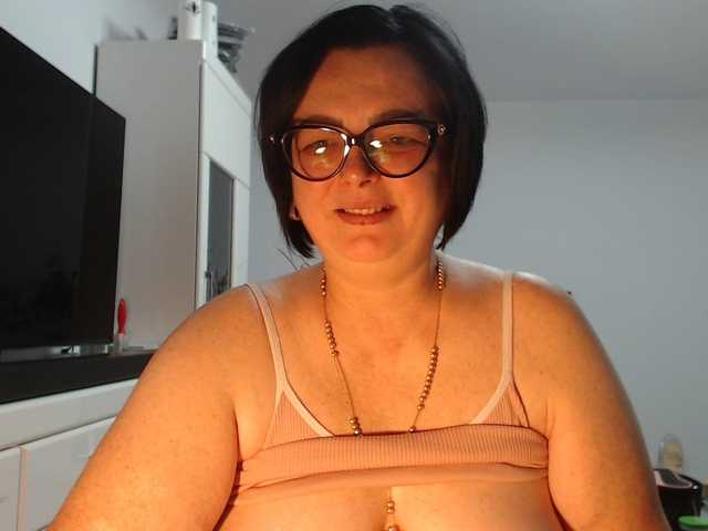 Emyllywhite