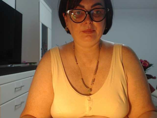 Emyllywhite
