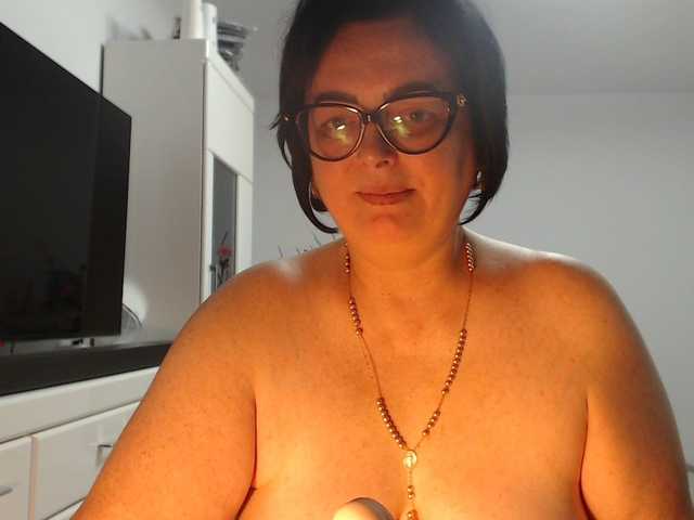 Emyllywhite