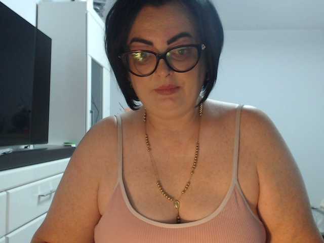 Emyllywhite