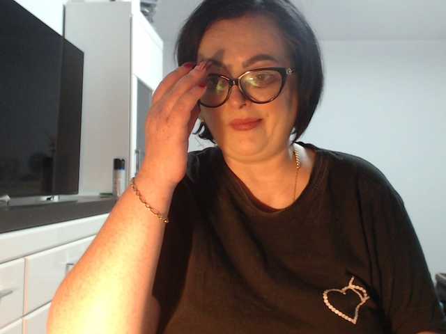 Emyllywhite live cam preview