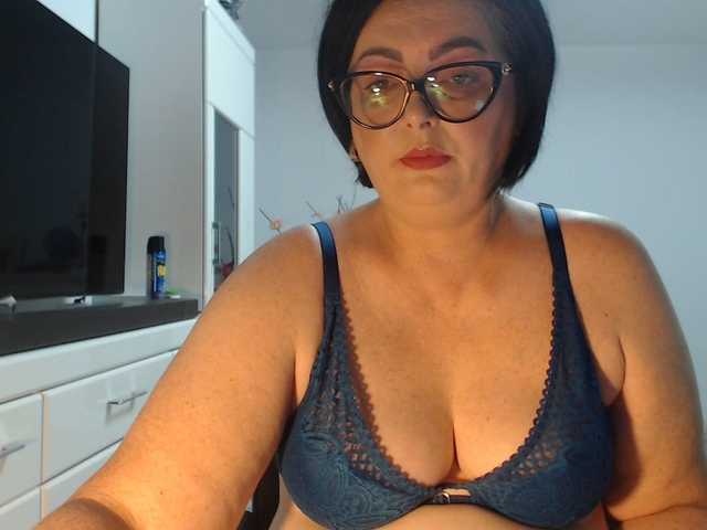 Emyllywhite