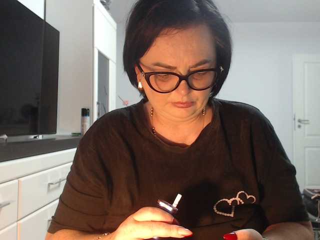 Emyllywhite live cam preview