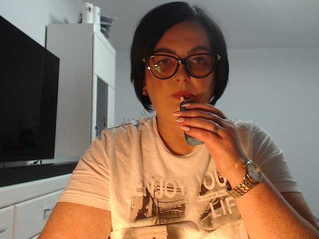 Emyllywhite live webcam show