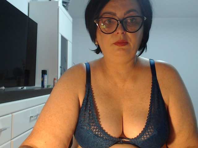Emyllywhite