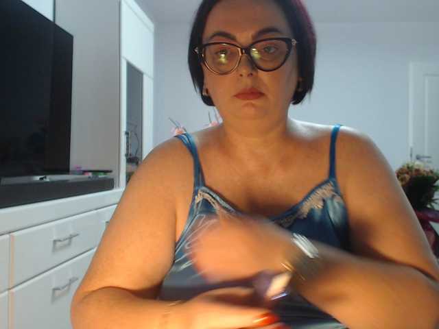 Emyllywhite live cam