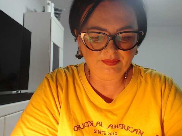 Emyllywhite live webcam show