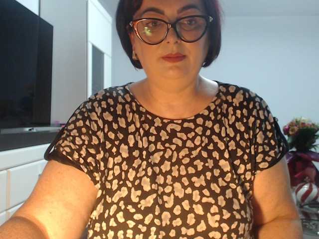 Emyllywhite live cam