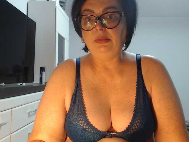 Emyllywhite