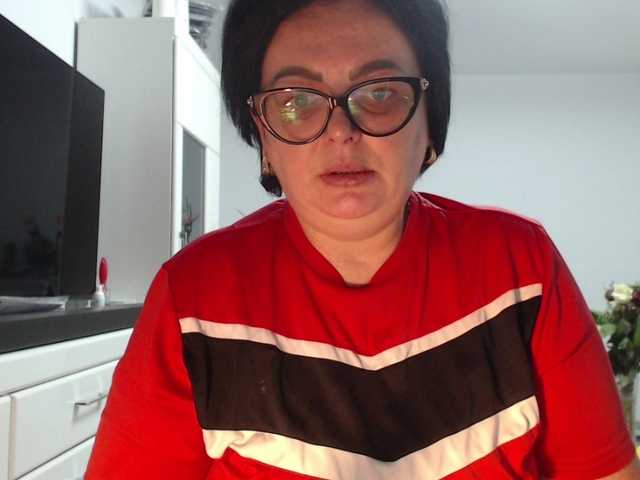 Emyllywhite live cam