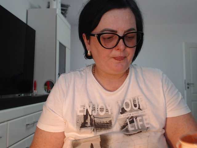 Emyllywhite