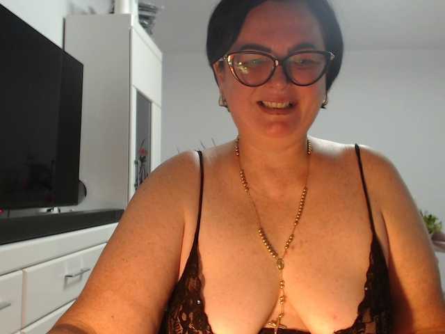 Emyllywhite