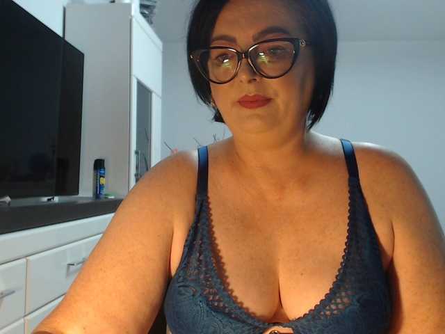 Emyllywhite