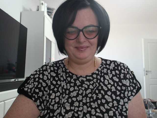 Emyllywhite live webcam show