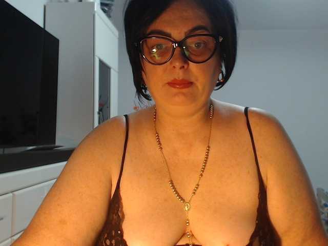 Emyllywhite