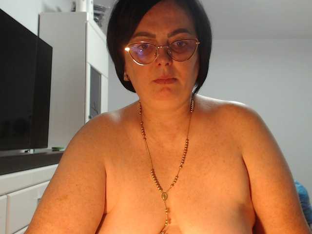 Emyllywhite