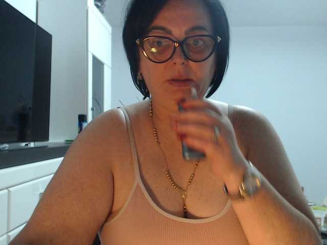Emyllywhite