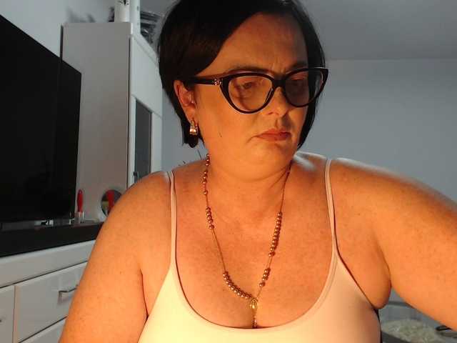 Emyllywhite