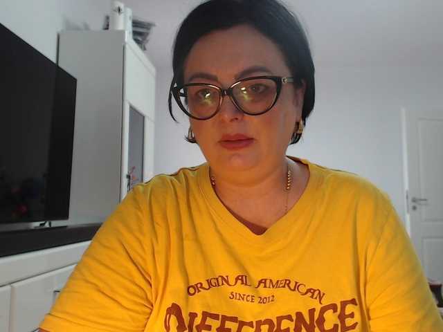 Emyllywhite live webcam show