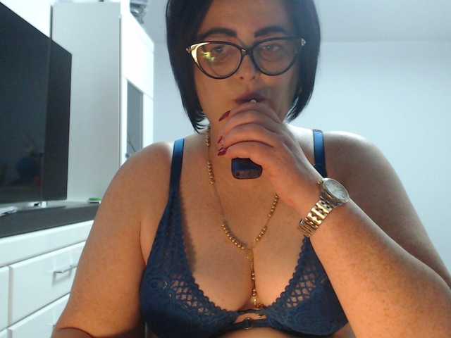 Emyllywhite
