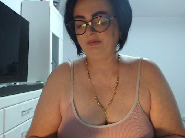 Emyllywhite