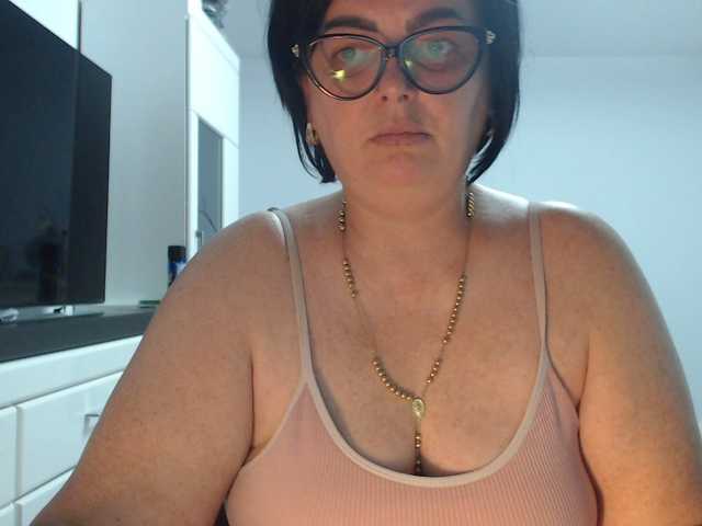 Emyllywhite