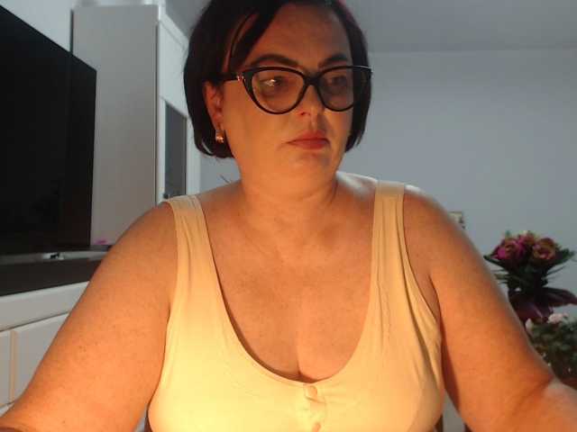 Emyllywhite