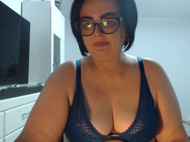 Emyllywhite