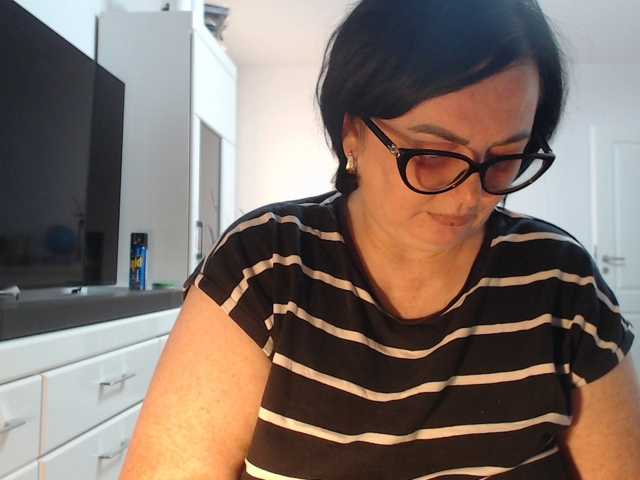 Emyllywhite