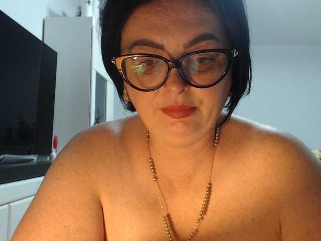 Emyllywhite