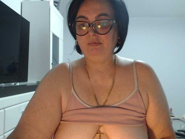 Emyllywhite