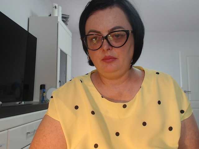 Emyllywhite live cam preview