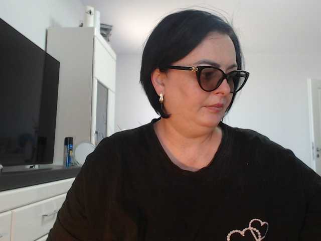 Emyllywhite